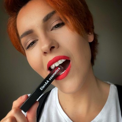 EL09-elenaa-lipstick