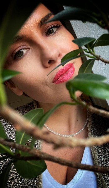 EL30-metallic-coral-kiss-lipstick